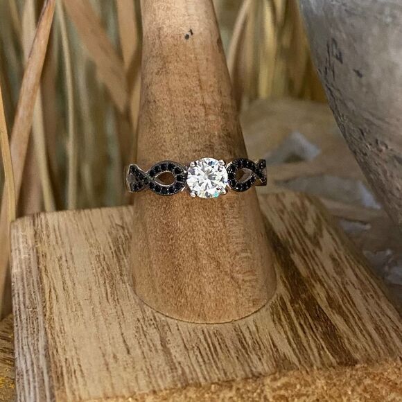 Black Onyx Infinity Cubic Zirconia Solitaire Sterling Silver Ring Sizes 7 & 9 - Picture 4 of 6